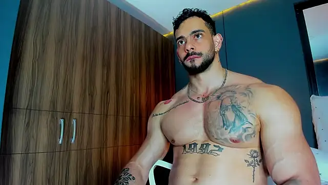 massimo_visconti live XXX chat