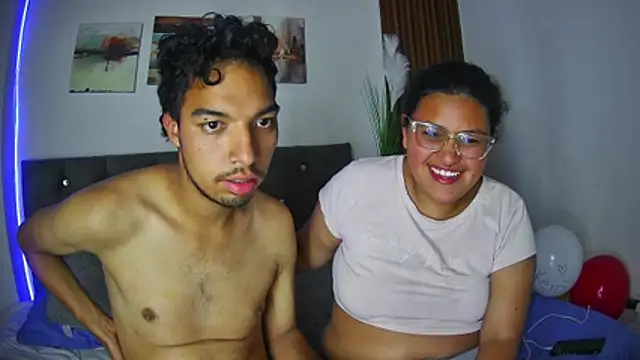 naughtycouplex_n Webbikameraesitys