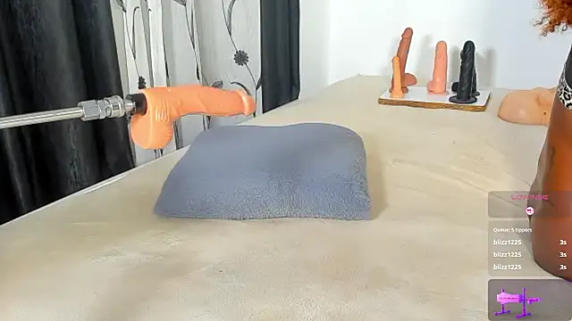 CREAMY_BUBBLEGUM's Live XXX Chat