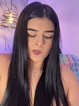 Chat +18 de Kariina__69 ao vivo