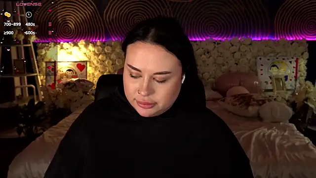 Chat +18 de SerahMirabeli ao vivo