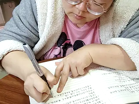 AngelwithEcup Adlı Modelin Canlı XXX Sohbeti