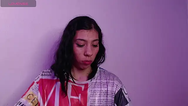 karla_0524 Adlı Modelin Canlı XXX Sohbeti