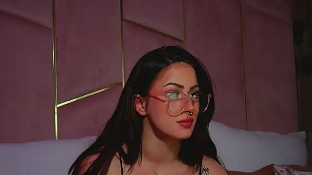 LucyLextonX's Live XXX Chat