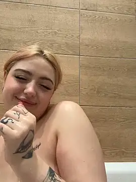 KellyMoors Chat XXX live