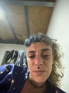 SalyTredelMonte Adlı Modelin Canlı XXX Sohbeti