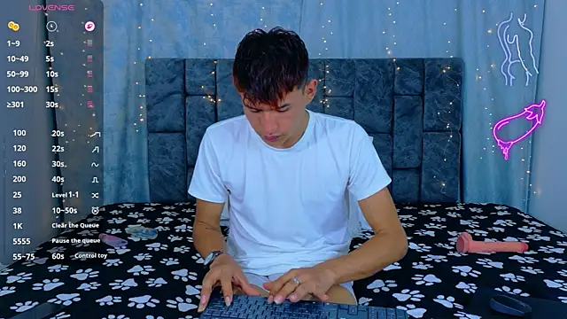 NicolasTorrez 网络视讯表演