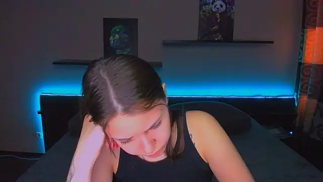 AlexaBarkley Adlı Modelin Canlı XXX Sohbeti