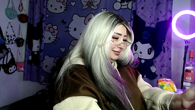 lussyevans24 现场XXX聊天