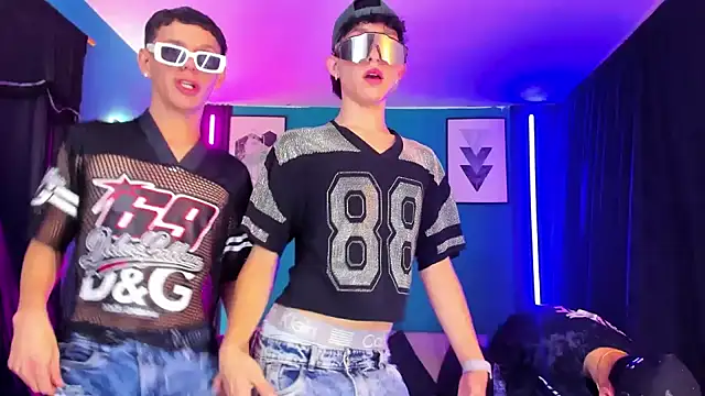 Marcus_and_Tony: вебкам-шоу