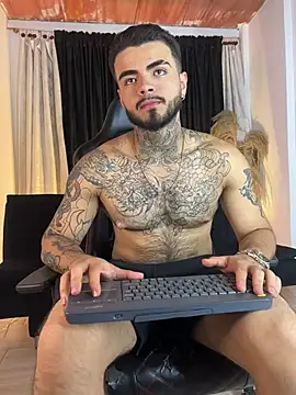 Benjii_Carter1: онлайн-секс-чат