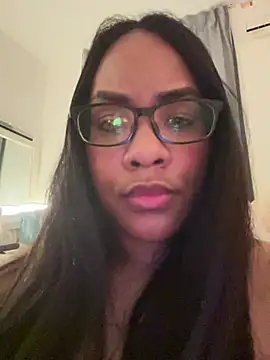 Chaniita: διαδικτυακό σόου στην κάμερα