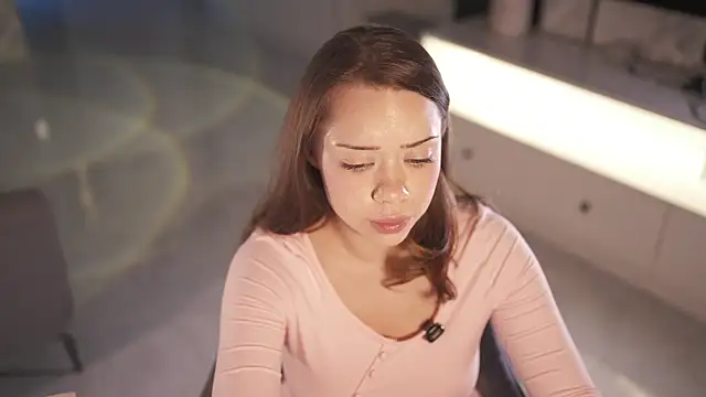 VixenMia: онлайн-секс-чат