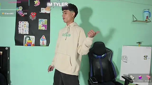 TYLERhHOT2005 webcam show