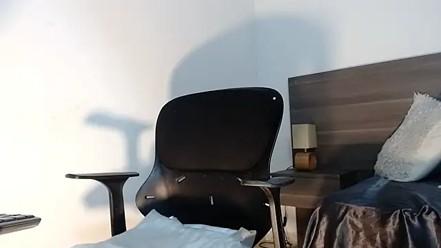 Mila_cams1_ Adlı Modelin Canlı XXX Sohbeti