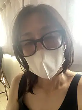 mel__mel 即時 XXX 聊天