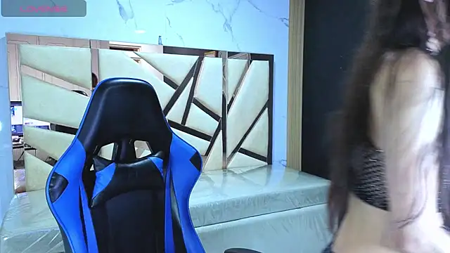 Maily_a_ Live XXX-Chat