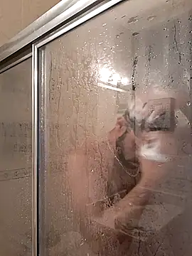 Zander823 即時 XXX 聊天