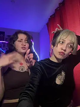 Dooubletroublee 在線直播表演