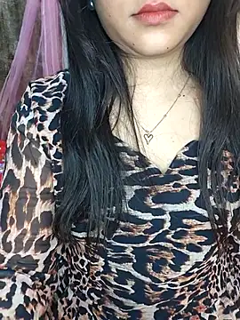 Saumyy Adlı Modelin Canlı XXX Sohbeti