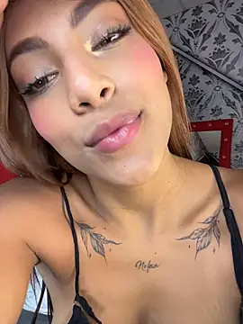 SinLunaXXXのライブXXXチャット