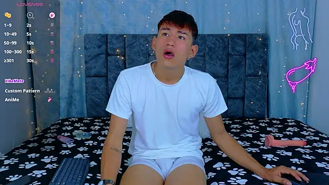 NicolasTorrez's Live XXX Chat