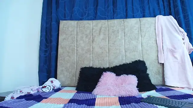 Slut_Full_Messy Webcam-Show