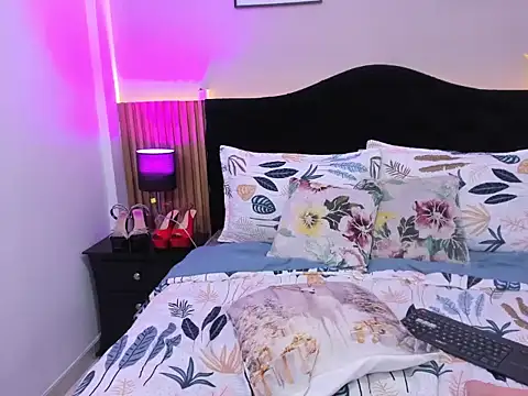 Pauline_Fox's Live XXX Chat