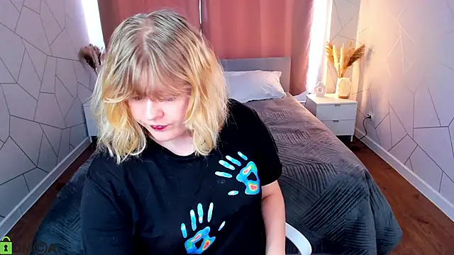 luna_c0ra's Live XXX Chat