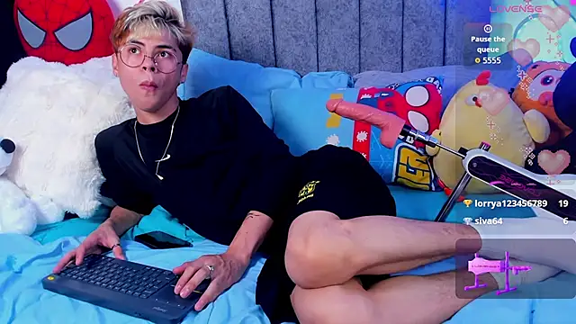 XXX chat uživo modela Callum_777