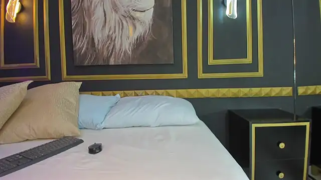 XXX chat uživo modela mia_watsonn_