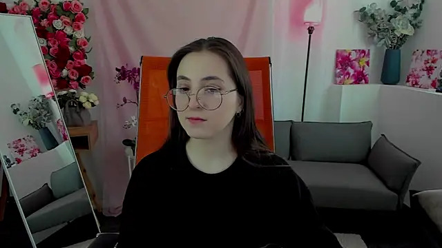 VirtuallVoyant live XXX chat