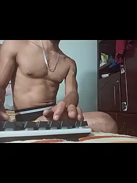 Show modela hideonbush051 na web-kameri