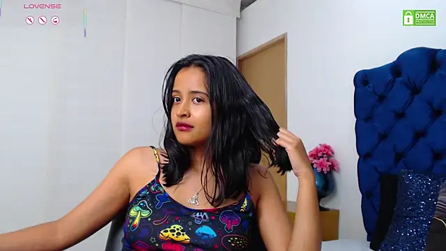 Lili666_ Adlı Modelin Canlı XXX Sohbeti