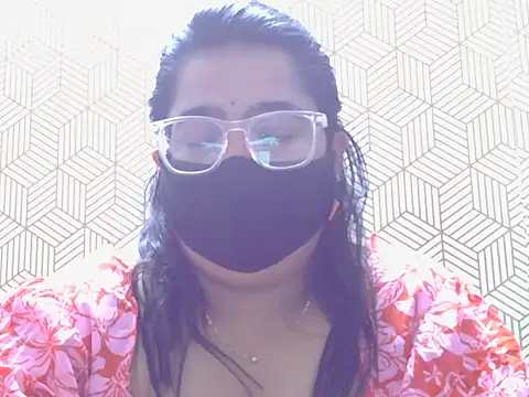 Fuckpussylickass Adlı Modelin Canlı XXX Sohbeti