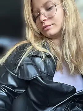 AnastasiaAniess' Live XXX Chat