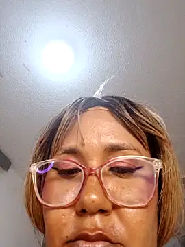 Chat +18 de brown_halos ao vivo