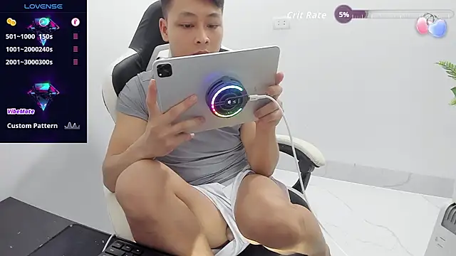 Naughty___asian 在線直播表演