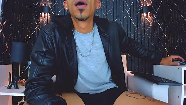 Gregory_Sforza's Live XXX Chat