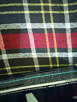 Lovely--girl Show in webcam