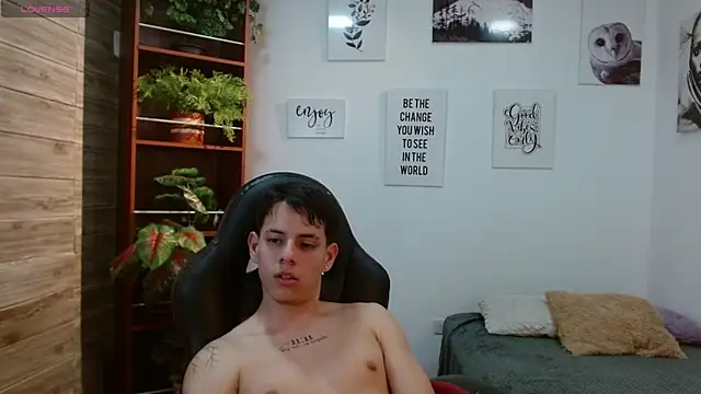 RoaSexi25 Webcam Show