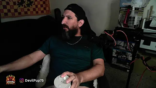 Chatroom XXX en direct de DevilPup75_