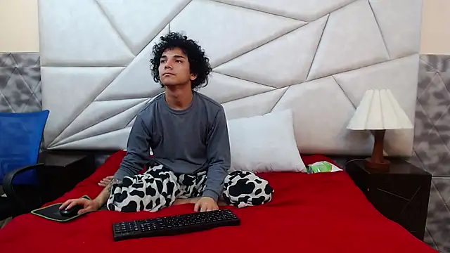 Nyx_and_Arian webkamerás műsora