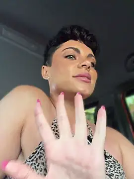 LukeLouHarvey Show in webcam