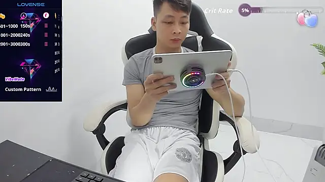 Naughty___asian 在線直播表演