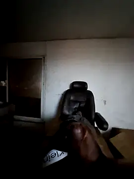 baraba1992: διαδικτυακό σόου στην κάμερα