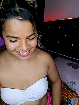 pamela_Tiny 即時 XXX 聊天