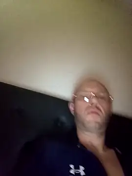 GuitccchのライブXXXチャット