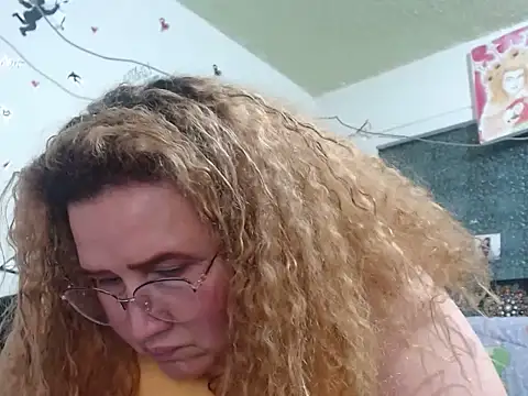 Perla1981-- Live XXX-Chat