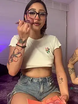 LilithMonette লাইভ XXX চ্যাট